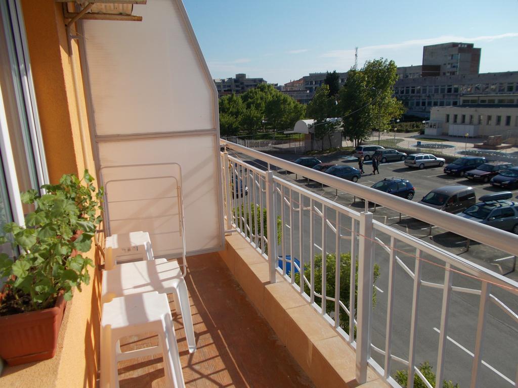 Apartamenti Zhelezovi Pomorie Exterior photo